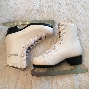 Girls White Figure Skates with Blade Covers